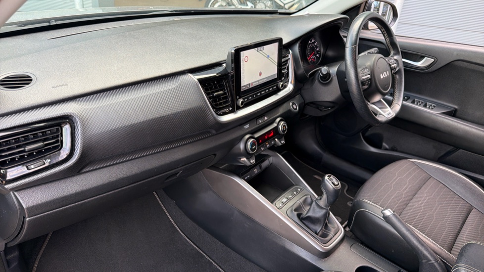 Kia Stonic 1.0T GDi 48V GT-Line S 5dr Petrol Estate - Image 9