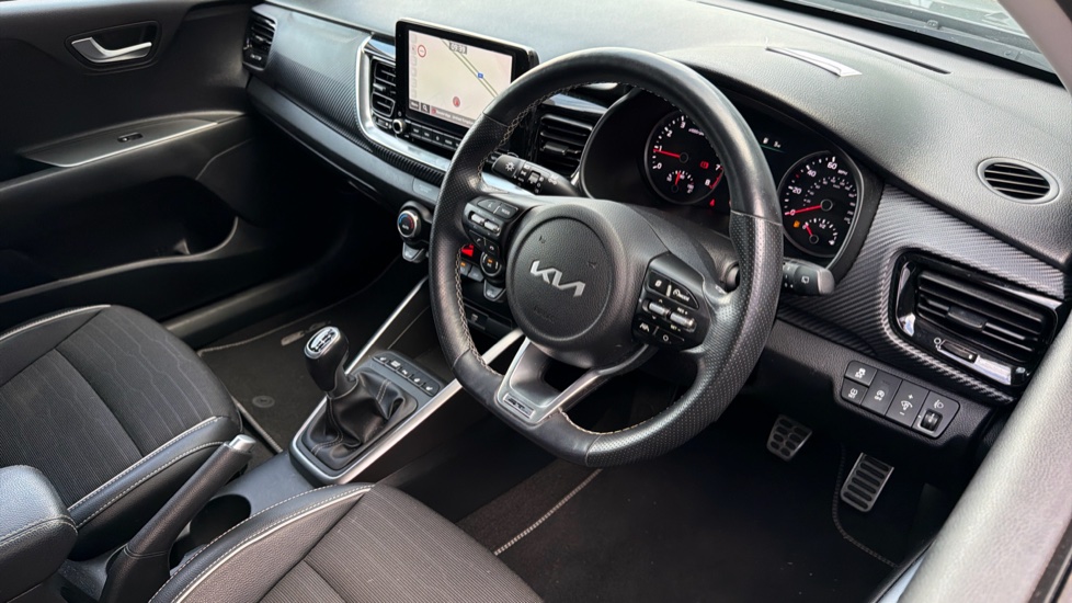 Kia Stonic 1.0T GDi 48V GT-Line S 5dr Petrol Estate - Image 11