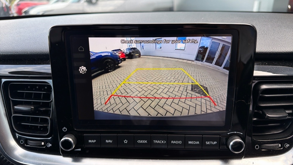 Kia Stonic 1.0T GDi 48V GT-Line S 5dr Petrol Estate - Image 31