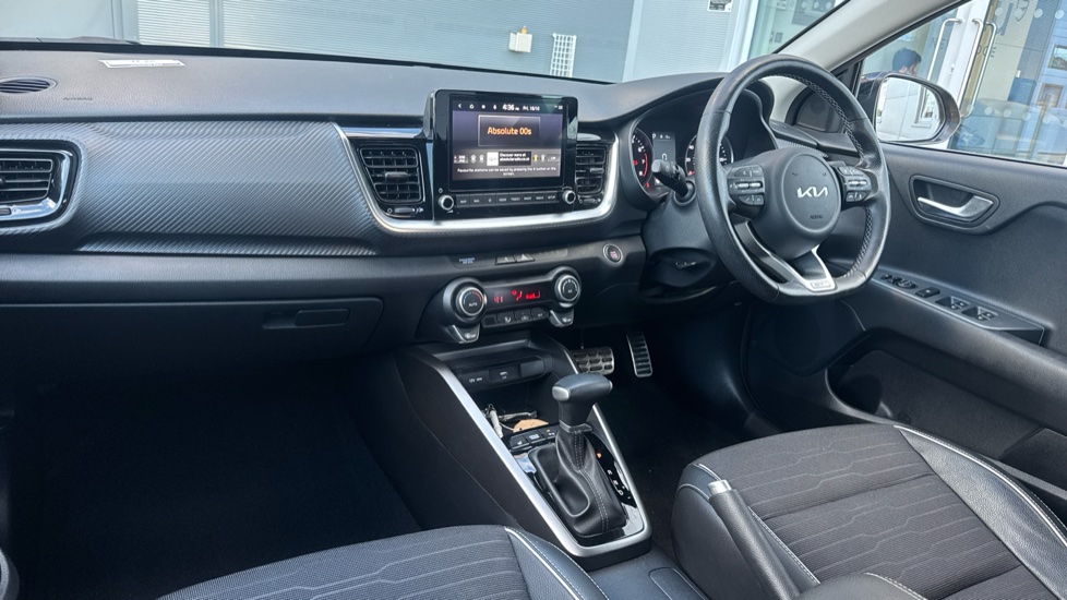 Kia Stonic 1.0T GDi 48V GT-Line S 5dr DCT Petrol Estate - Image 9
