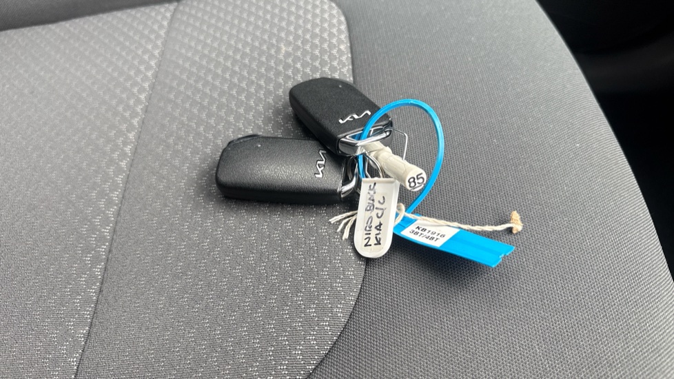 Kia Niro 1.6 GDi 168 PHEV 2 5dr DCT Estate - Image 20