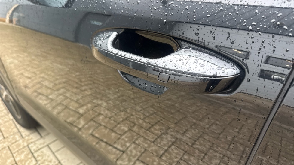 Kia Niro 1.6 GDi 168 PHEV 2 5dr DCT Estate - Image 24