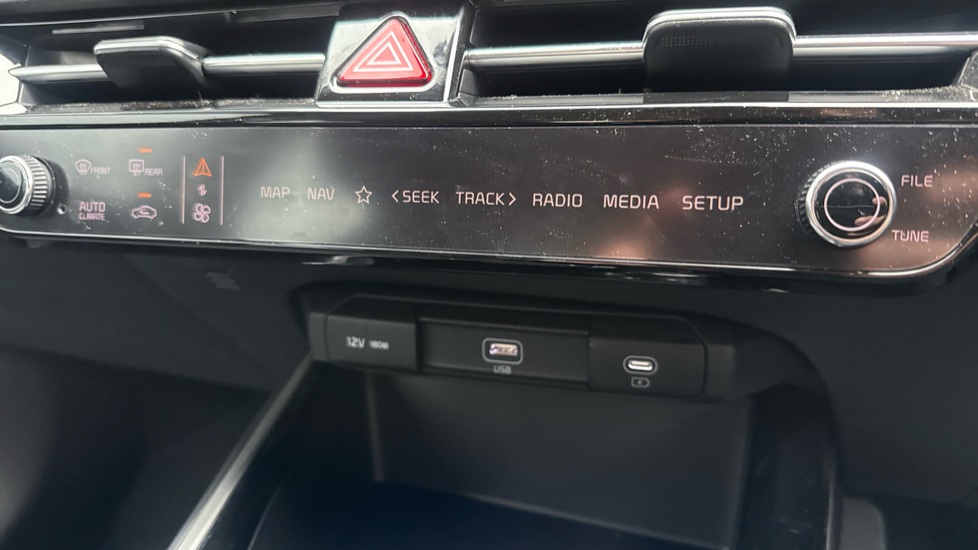 Kia Niro 1.6 GDi 168 PHEV 2 5dr DCT Estate - Image 43