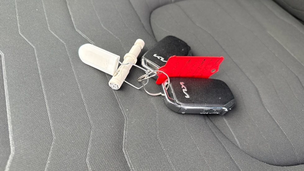 Kia Sportage 1.6T GDi 241 PHEV 3 5dr Auto AWD Estate - Image 20