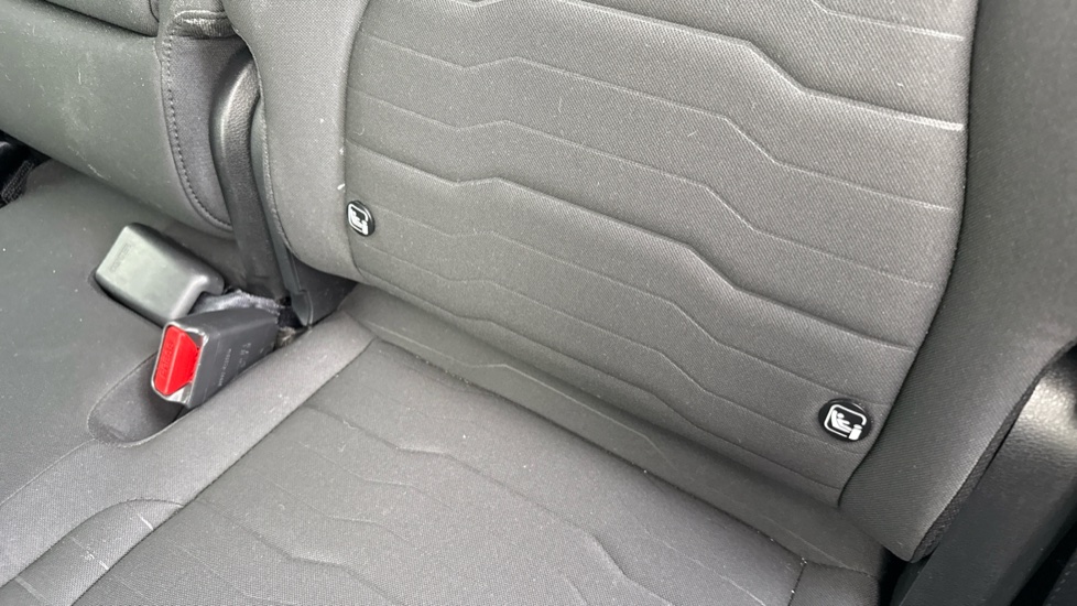 Kia Sportage 1.6T GDi 241 PHEV 3 5dr Auto AWD Estate - Image 32
