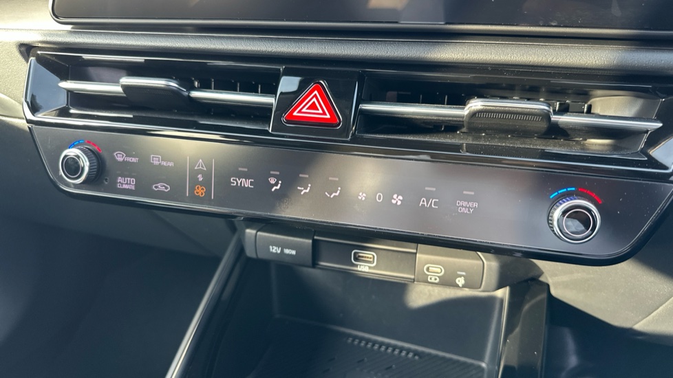 Kia Niro 1.6 GDi 127 Hybrid 3 5dr DCT Hybrid Estate - Image 33
