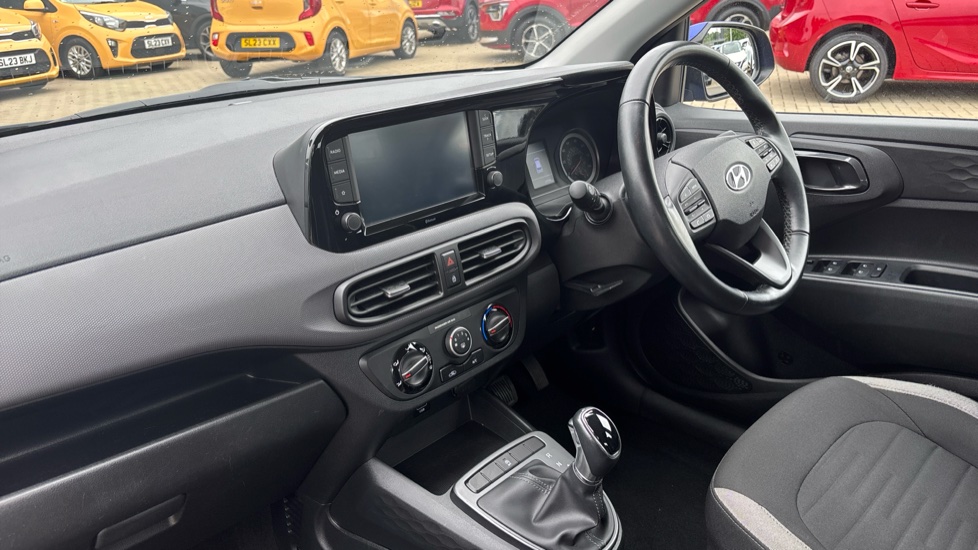 Hyundai i10 1.0 MPi SE Connect 5dr Auto Petrol Hatchback - Image 9