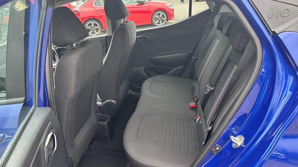 Hyundai i10 1.0 MPi SE Connect 5dr Auto Petrol Hatchback - Image 16