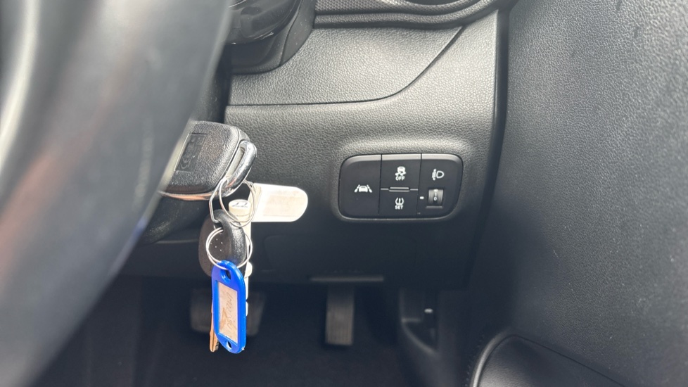 Hyundai i10 1.0 MPi SE Connect 5dr Auto Petrol Hatchback - Image 29