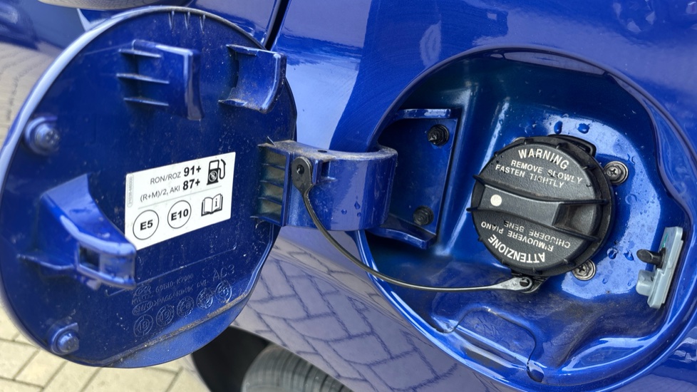 Hyundai i10 1.0 MPi SE Connect 5dr Auto Petrol Hatchback - Image 37