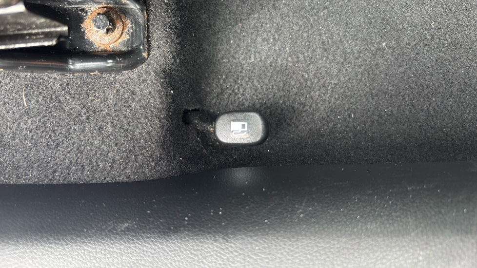Hyundai i10 1.0 MPi SE Connect 5dr Auto Petrol Hatchback - Image 38