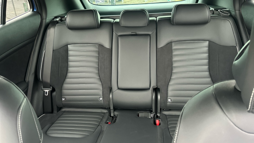 Kia Sportage 1.6T GDi 207 HEV GT-Line S 5dr Auto AWD Hybrid Estate - Image 15