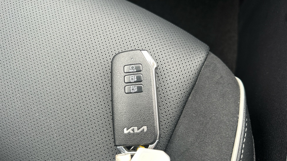 Kia Sportage 1.6T GDi 207 HEV GT-Line S 5dr Auto AWD Hybrid Estate - Image 22