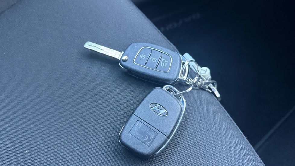 Hyundai BAYON 1.0 TGDi Premium 5dr DCT Petrol Hatchback - Image 20