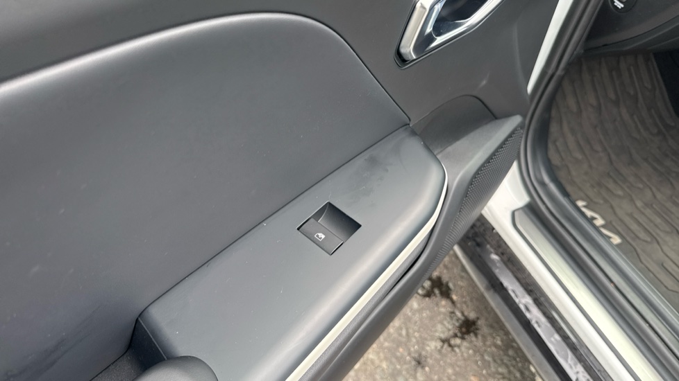 Kia K4 1.0T-GDi 115 48V GT-Line 5dr DCT Petrol Hatchback - Image 36
