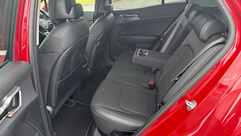 Kia Sportage 1.6T GDi ISG Launch Edition 5dr Petrol Estate - Image 16