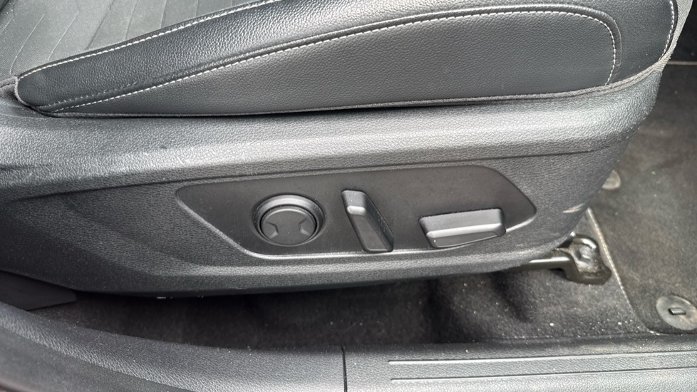 Kia Sportage 1.6T GDi ISG Launch Edition 5dr Petrol Estate - Image 21
