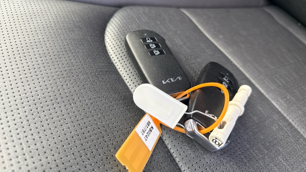 Kia Niro 1.6 GDi 127 Hybrid 4 5dr DCT Hybrid Estate - Image 20