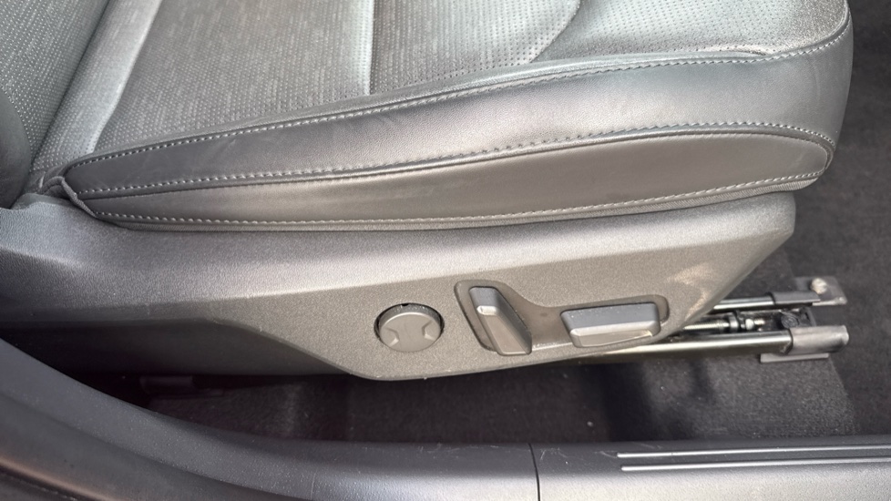 Kia Niro 1.6 GDi 127 Hybrid 4 5dr DCT Hybrid Estate - Image 23