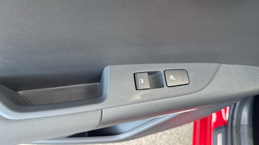 Kia Niro 1.6 GDi 127 Hybrid 4 5dr DCT Hybrid Estate - Image 34