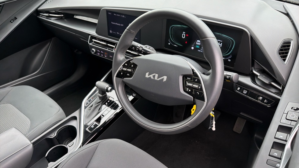 Kia Niro 1.6 GDi Hybrid 2 5dr DCT Hybrid Estate - Image 11