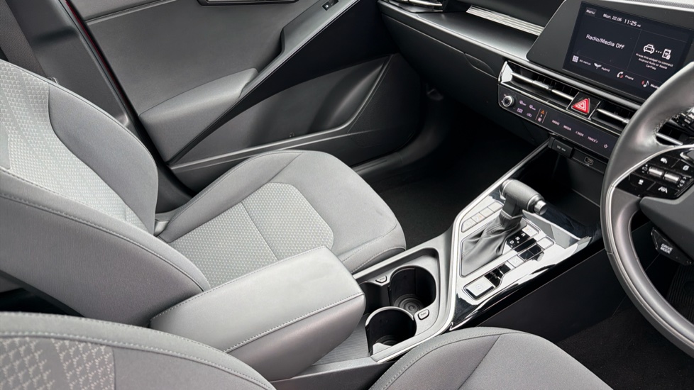 Kia Niro 1.6 GDi Hybrid 2 5dr DCT Hybrid Estate - Image 14