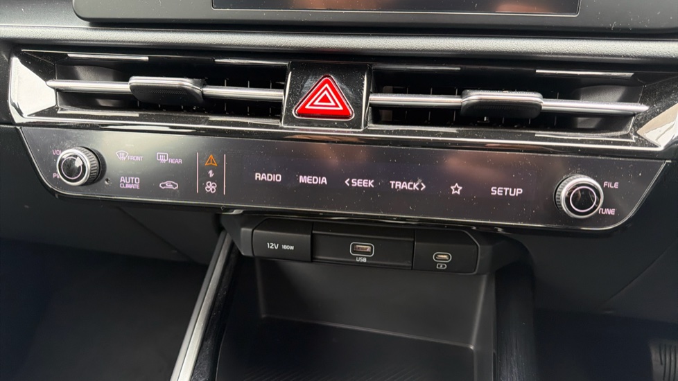 Kia Niro 1.6 GDi Hybrid 2 5dr DCT Hybrid Estate - Image 28