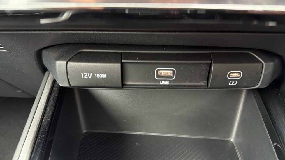 Kia Niro 1.6 GDi Hybrid 2 5dr DCT Hybrid Estate - Image 30