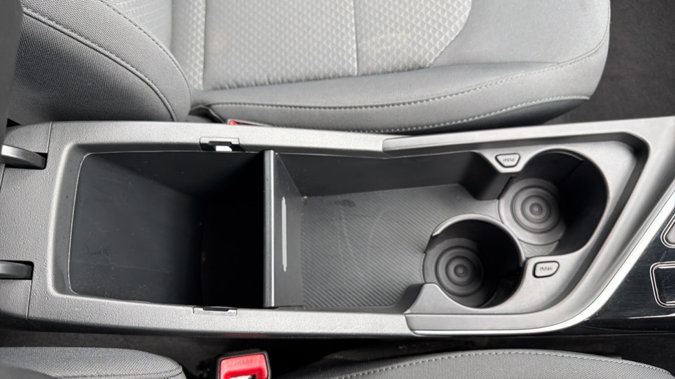 Kia Niro 1.6 GDi Hybrid 2 5dr DCT Hybrid Estate - Image 32