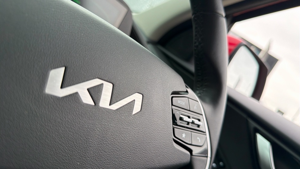 Kia Niro 1.6 GDi Hybrid 2 5dr DCT Hybrid Estate - Image 37