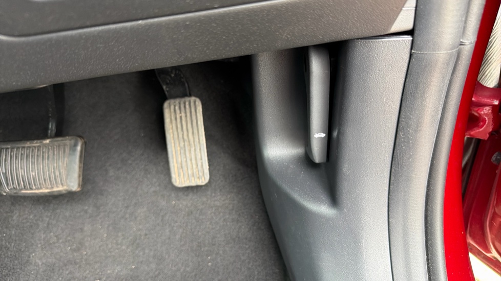 Kia Niro 1.6 GDi Hybrid 2 5dr DCT Hybrid Estate - Image 45