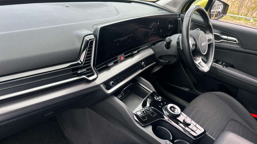 Kia Sportage 1.6T GDi PHEV 3 5dr Auto AWD Estate - Image 9
