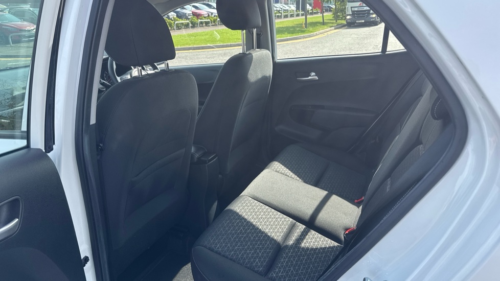 Kia Picanto 1.0 3 5dr Auto [4 seats] Petrol Hatchback - Image 16