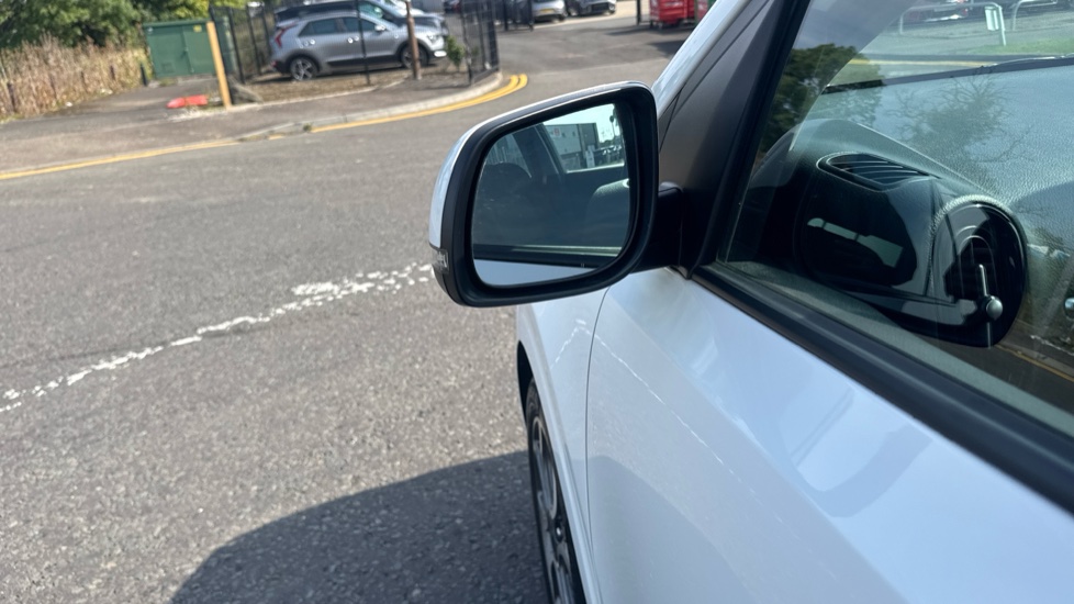 Kia Picanto 1.0 3 5dr Auto [4 seats] Petrol Hatchback - Image 25