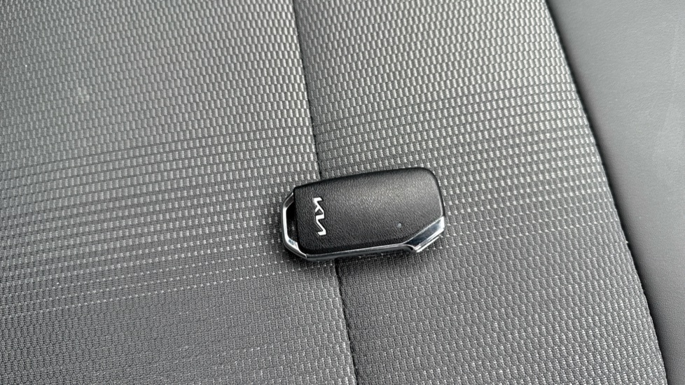 Kia Niro 1.6 GDi 136 Hybrid Evolve 5dr DCT Hybrid Estate - Image 20
