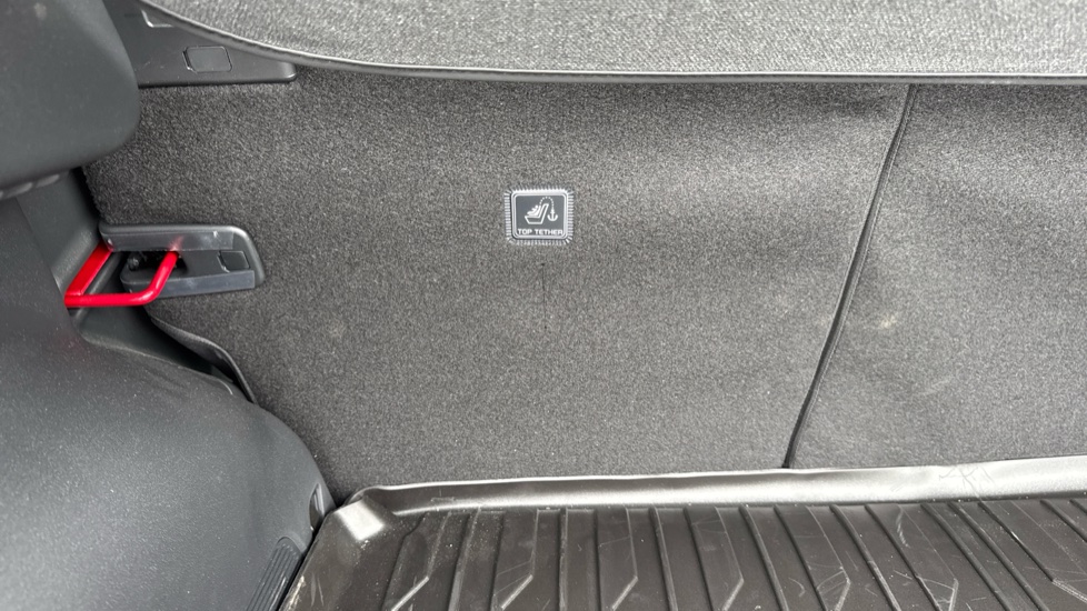Kia Niro 1.6 GDi 136 Hybrid Evolve 5dr DCT Hybrid Estate - Image 32