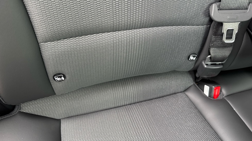 Kia Niro 1.6 GDi 136 Hybrid Evolve 5dr DCT Hybrid Estate - Image 37