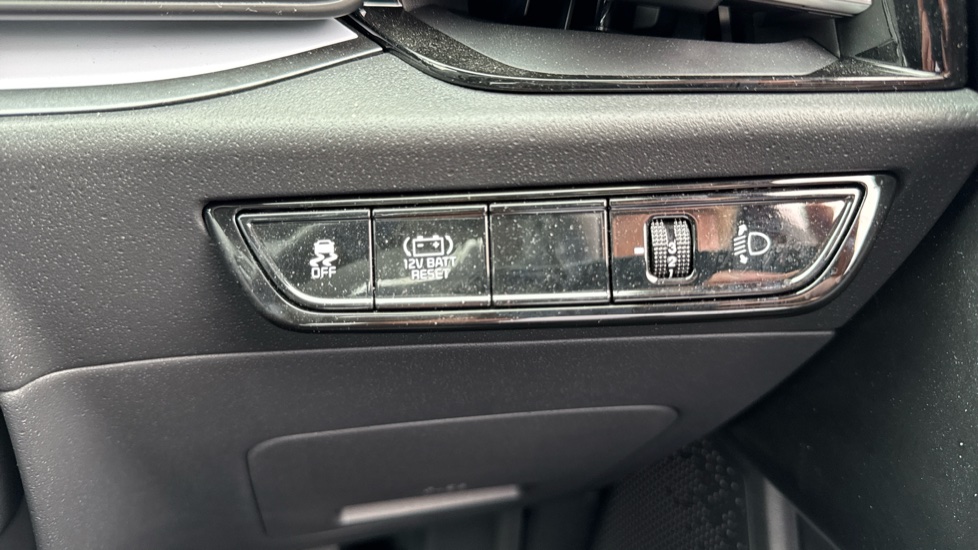 Kia Niro 1.6 GDi 136 Hybrid Evolve 5dr DCT Hybrid Estate - Image 39