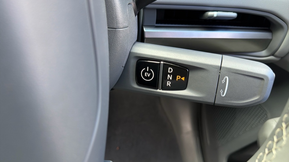 Kia EV3 148kW Air 81.4kWh 5dr Auto Electric Estate - Image 13