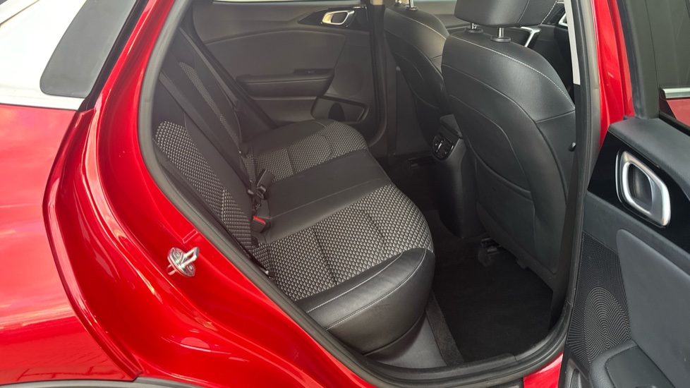 Kia Xceed 1.5T GDi ISG 3 5dr Petrol Hatchback - Image 16