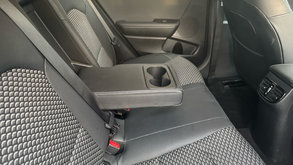Kia Xceed 1.5T GDi ISG 3 5dr Petrol Hatchback - Image 36