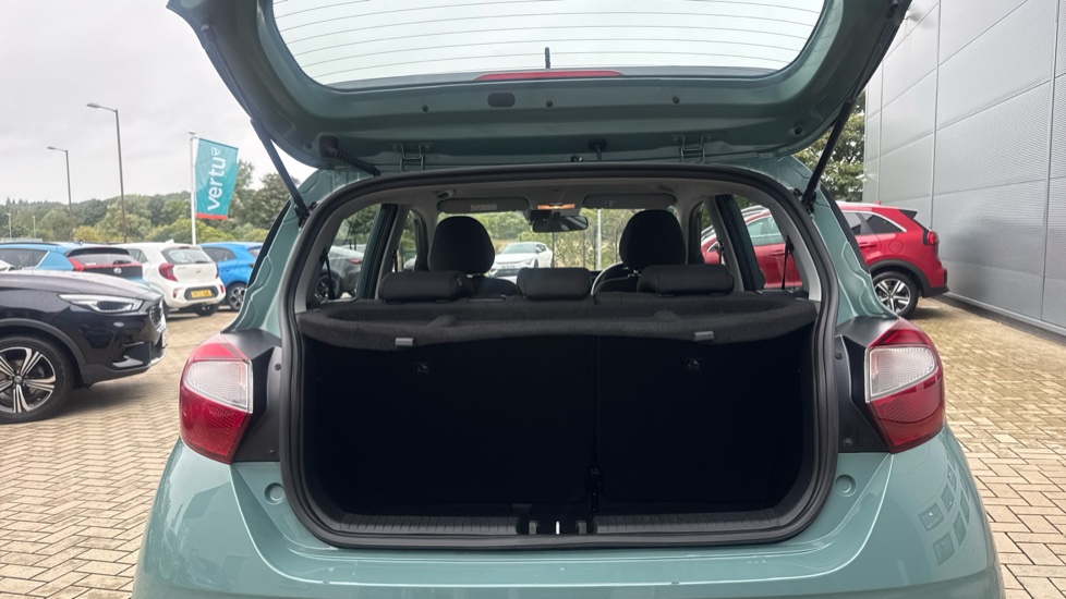 Hyundai i10 1.0 Advance 5dr Petrol Hatchback - Image 4