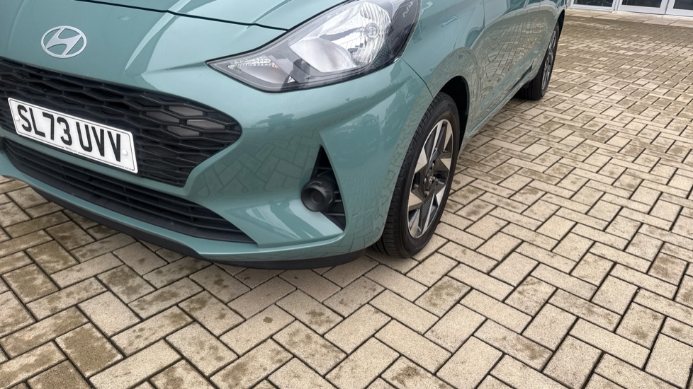 Hyundai i10 1.0 Advance 5dr Petrol Hatchback - Image 25