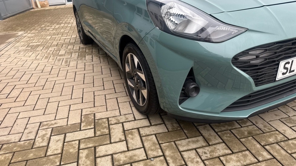 Hyundai i10 1.0 Advance 5dr Petrol Hatchback - Image 26