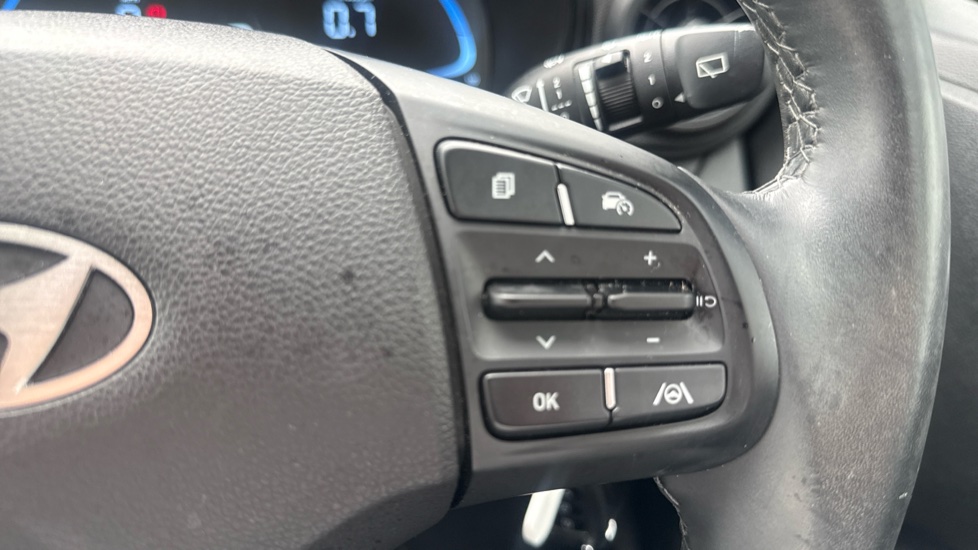 Hyundai i10 1.0 Advance 5dr Petrol Hatchback - Image 32