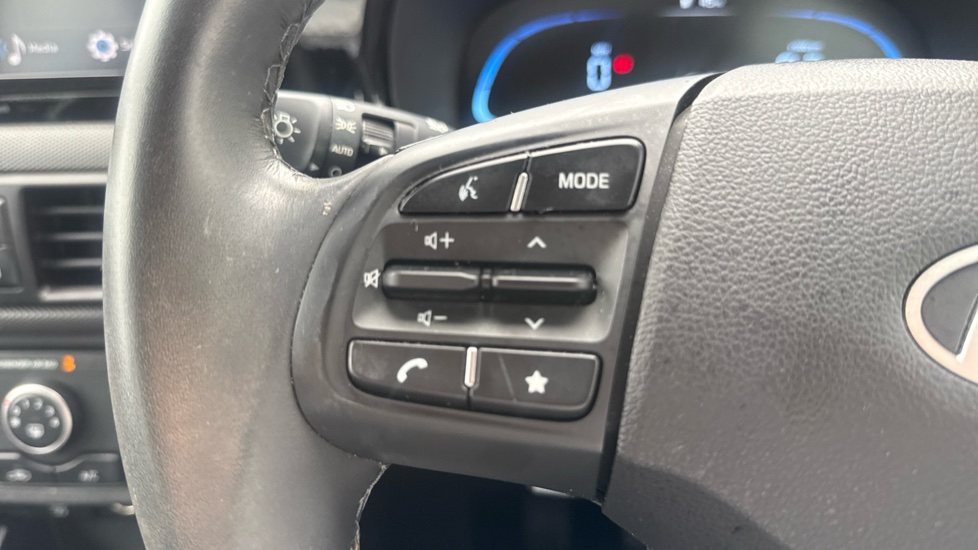 Hyundai i10 1.0 Advance 5dr Petrol Hatchback - Image 33