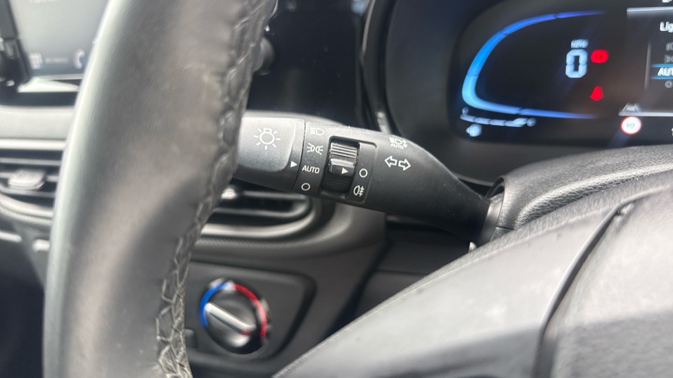 Hyundai i10 1.0 Advance 5dr Petrol Hatchback - Image 35