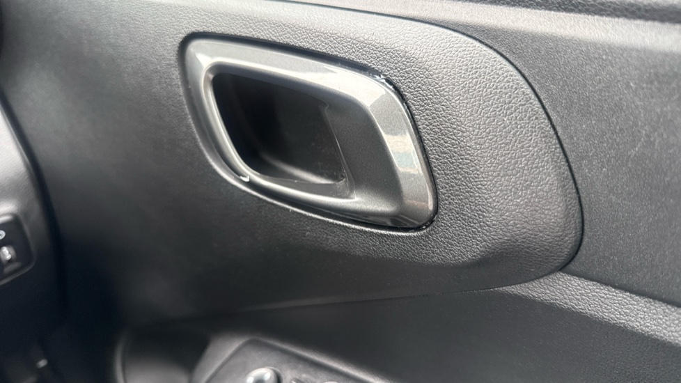 Hyundai i10 1.0 Advance 5dr Petrol Hatchback - Image 44