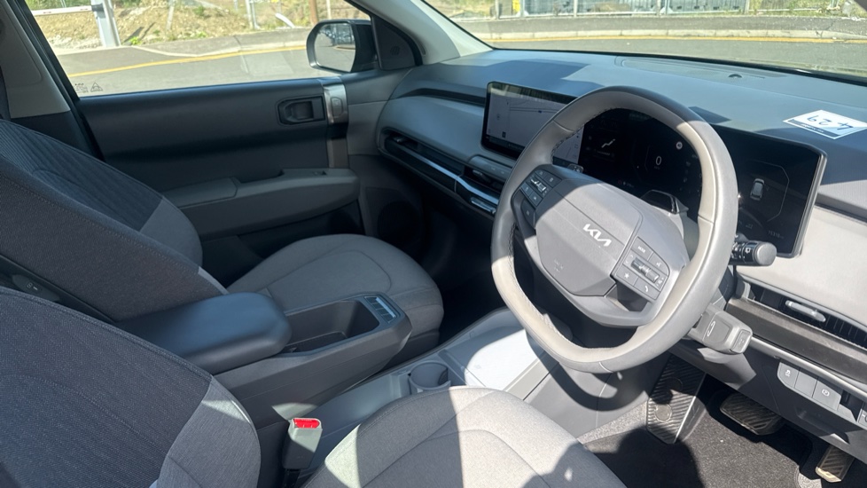 Kia EV3 150kW Air 81.4kWh 5dr Auto Electric Estate - Image 11