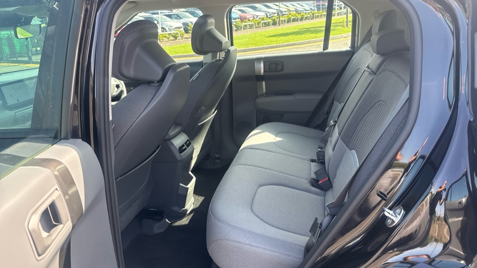 Kia EV3 150kW Air 81.4kWh 5dr Auto Electric Estate - Image 16